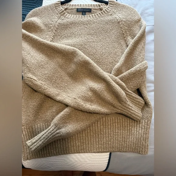 Banana Republic Tan Crew Neck Sweater with Ribbed Collar Size MEDIUM - Picture 4 of 5